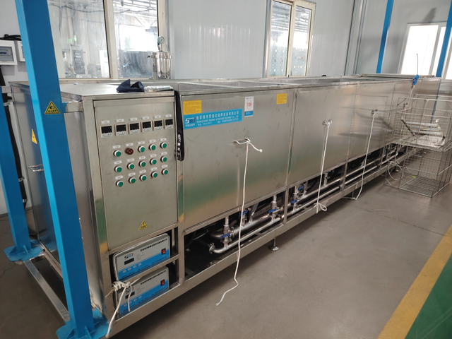 macchina per la pulizia ad ultrasuoni