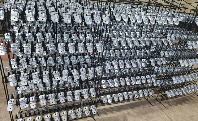 rivestimento elettroforetico di parti metalliche