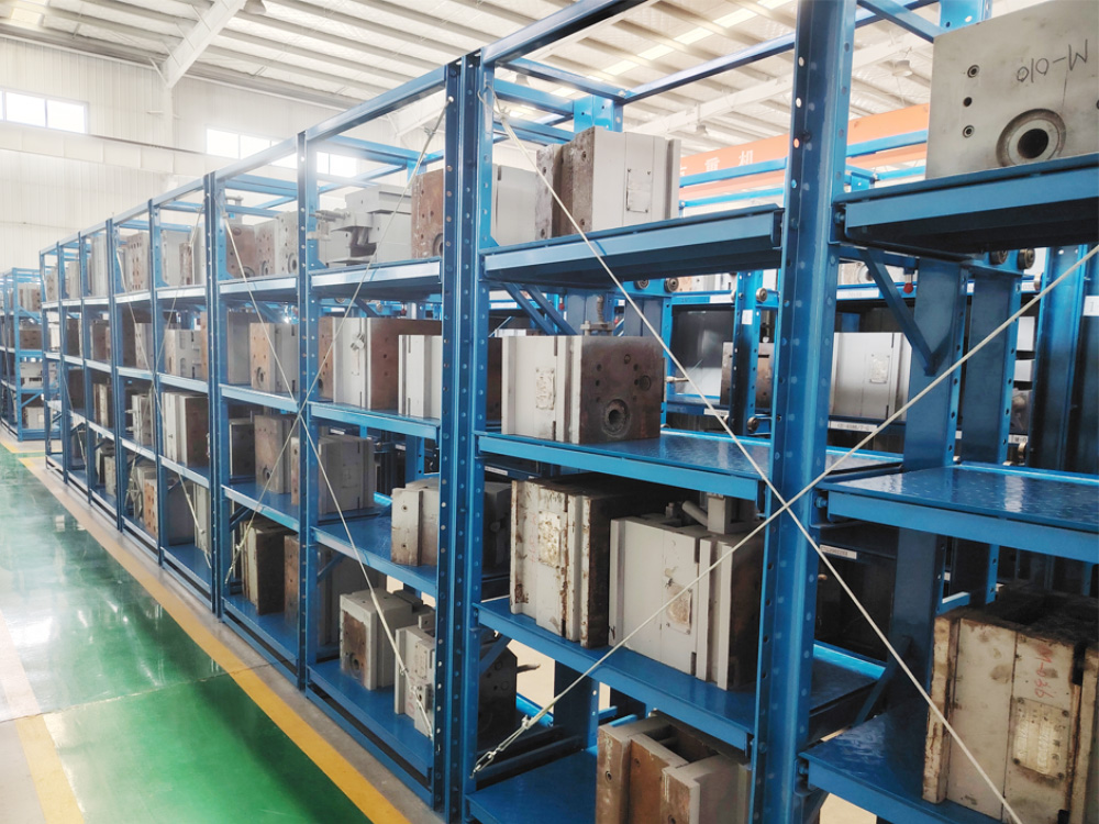 progettazione dello stampo con i disegni delle parti del cliente